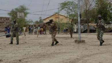 Members of the Malian Army at their garrison in Tombouctou, Mali, conduct drills to instruct new recruits during Exercise Flintlock