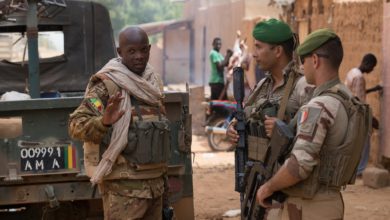 French and Malian troops patrol Menaka
