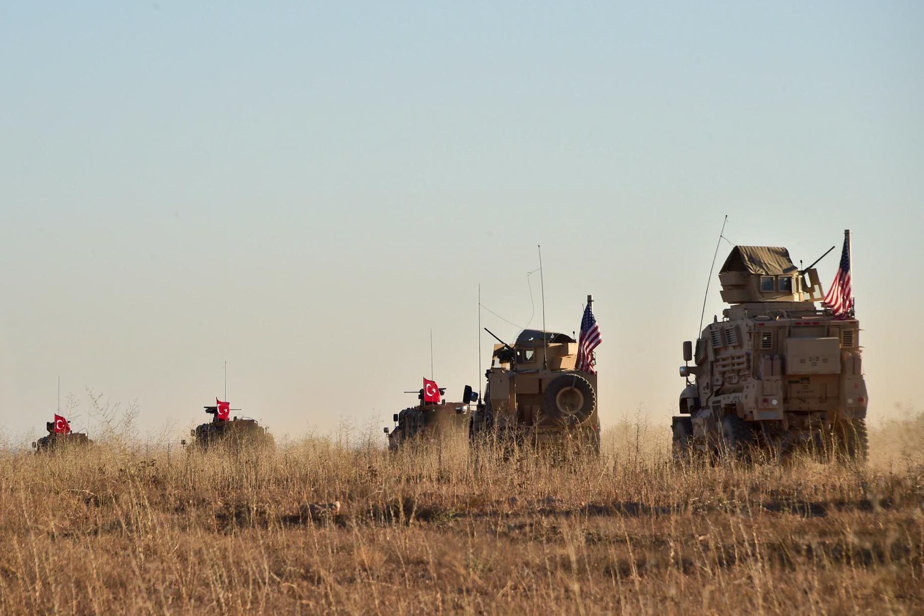 Turkish and US military vehicles apparently near Manbij, Syria