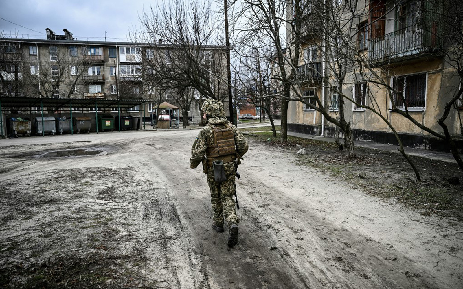 A Ukrainian soldier in the town of Schastia, near the eastern city of Lugansk
