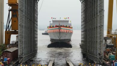 Nilgiri-class frigate Taragiri (YD 12653)
