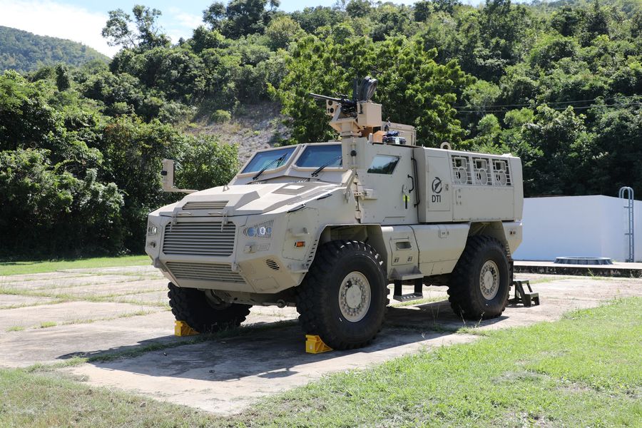 4x4 armored vehicle