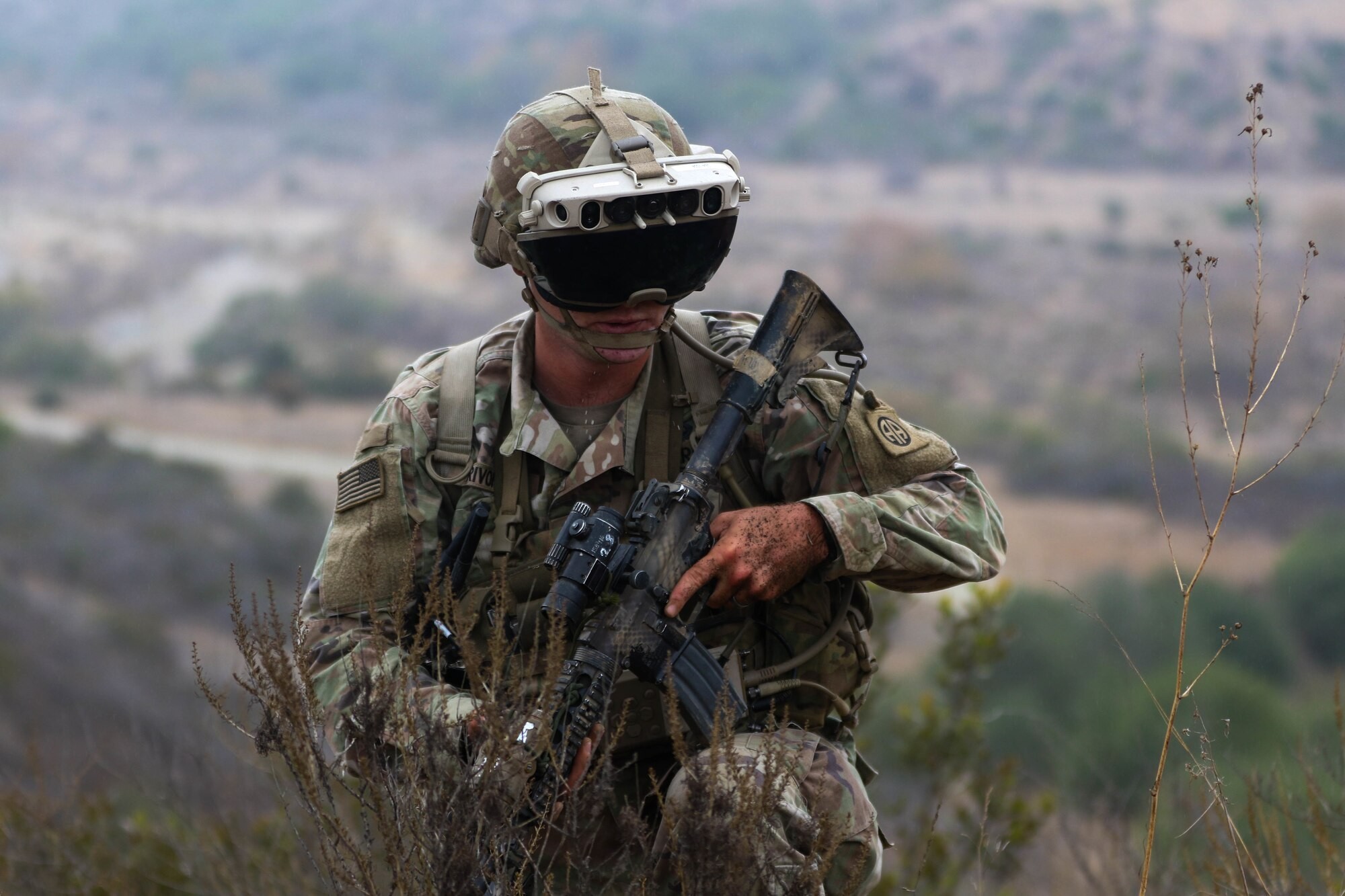US soldier wearing IVAS goggle