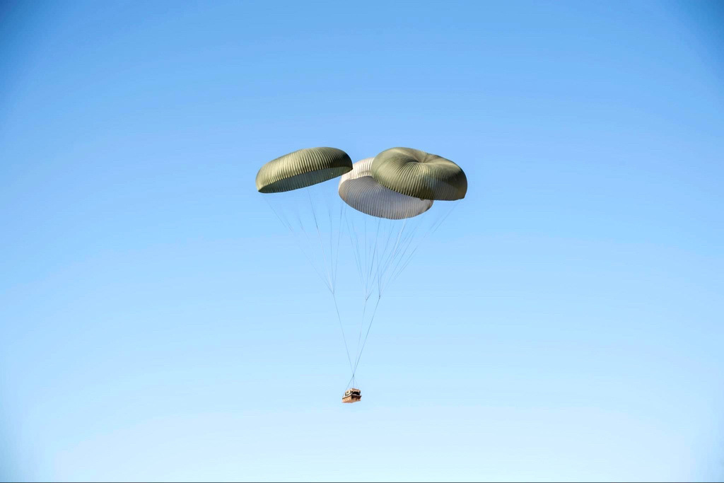 Rapid Rigging De-Rigging Airdrop System (RRDAS) demonstration. Photo: US Army
