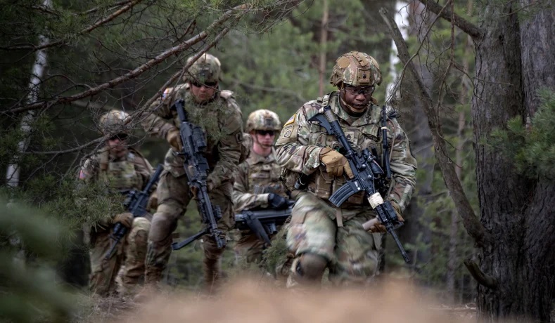 US paratroopers