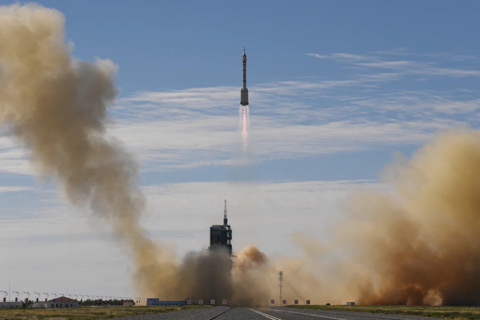 Chinese military rocket