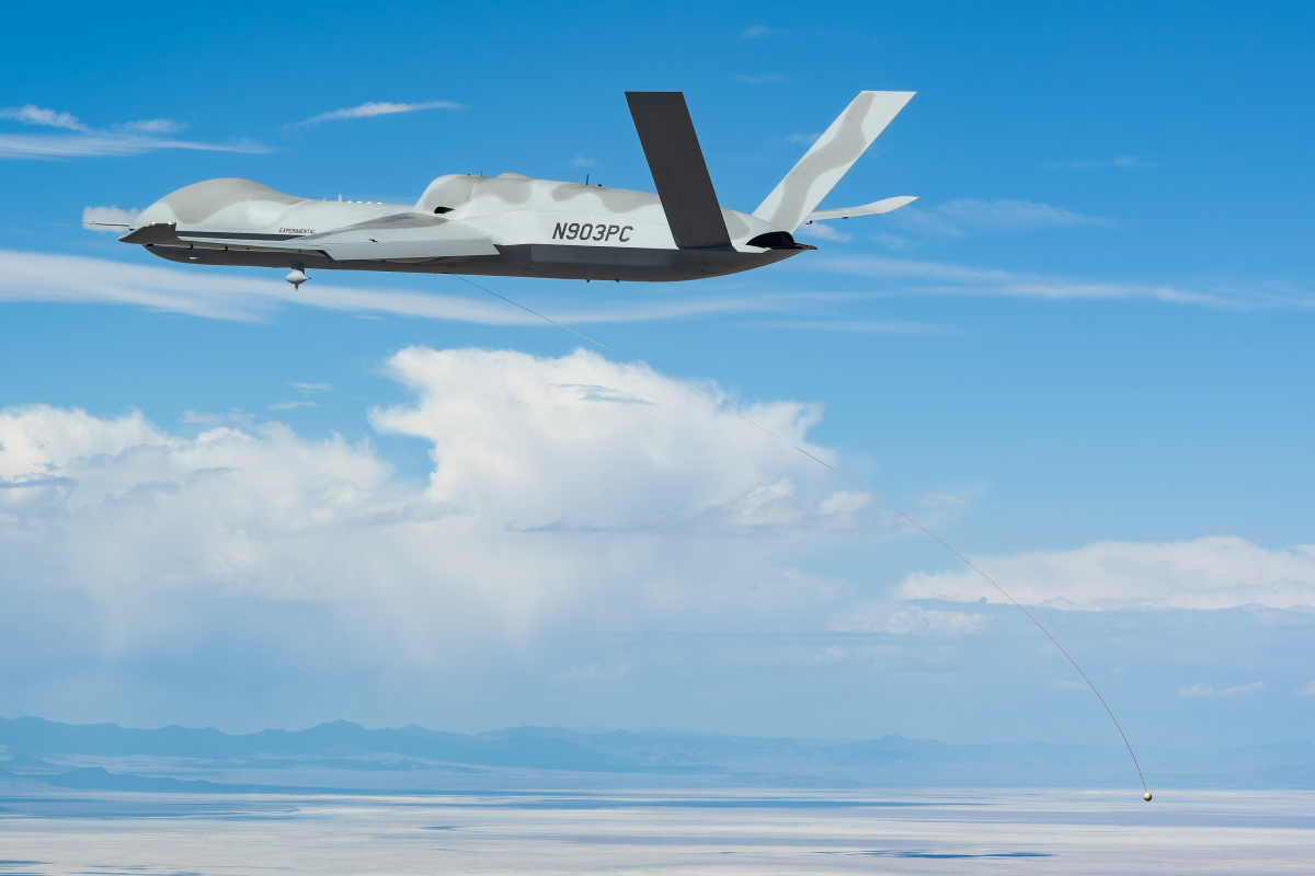 GA-ASI MQ-20 Avenger drone with “smart end feature” towline