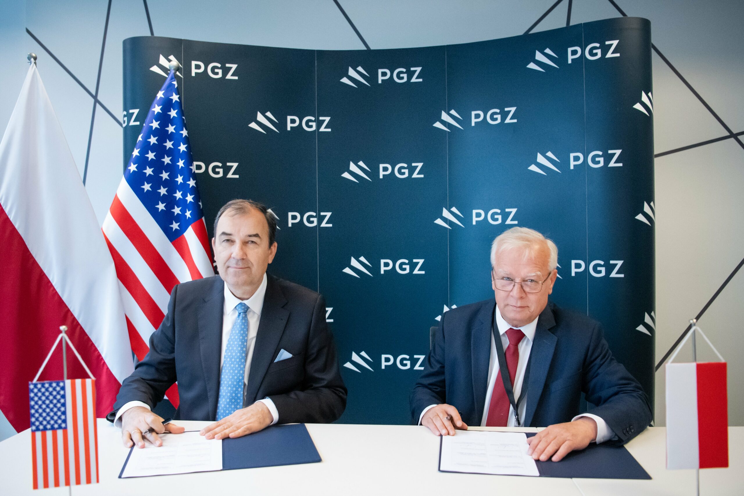 Cybersecurity contract signing between Polish Armaments Group (PGZ) and Palo Alto Networks