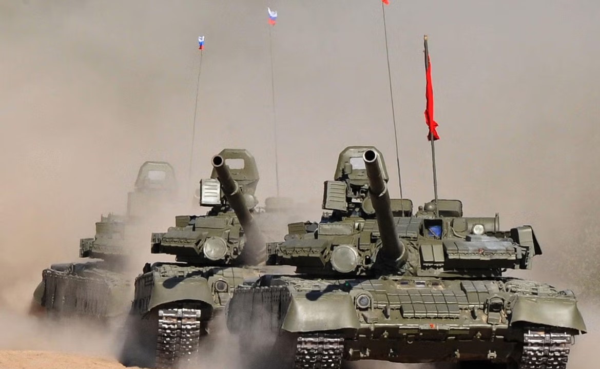 T-80 battle tanks