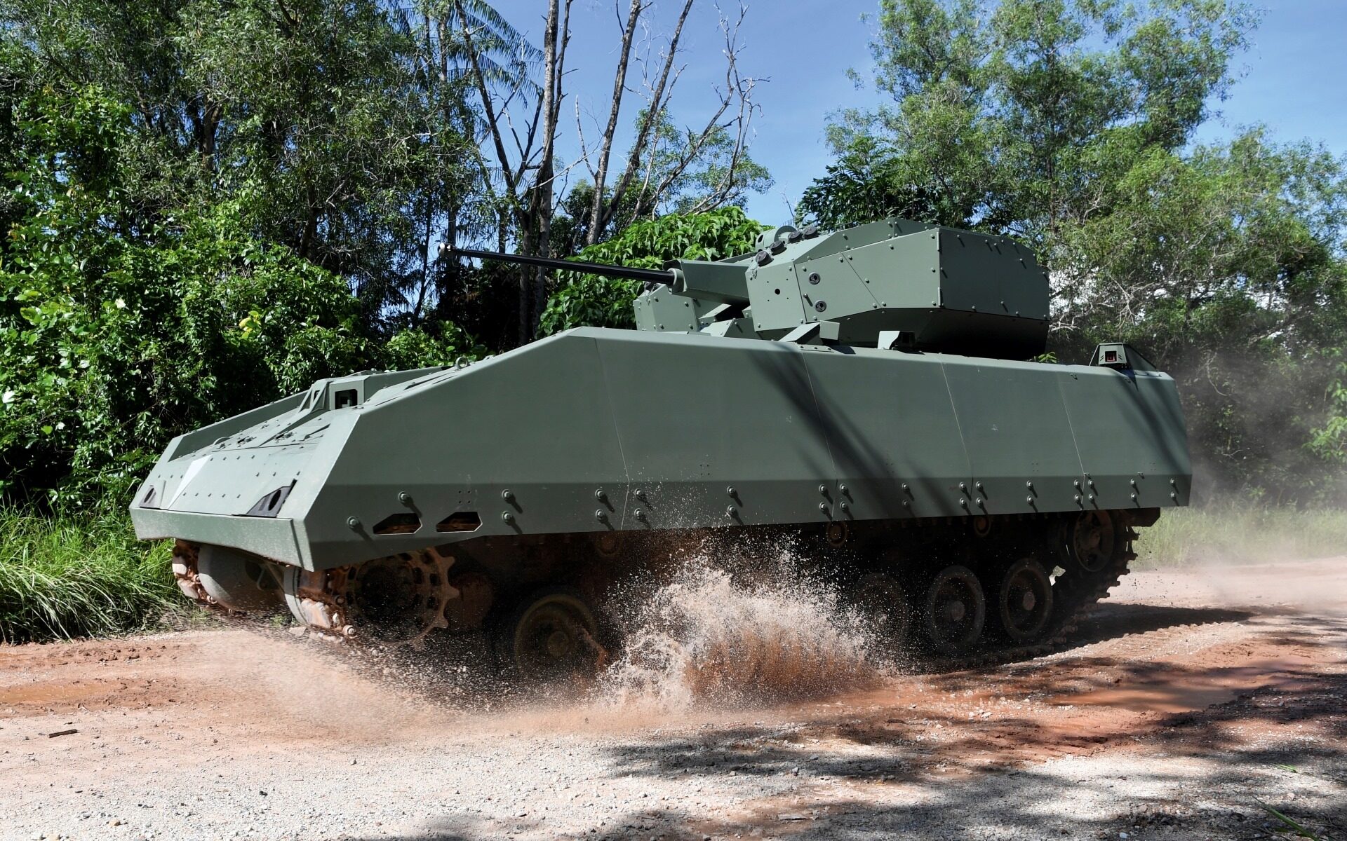 Hunter armored fighting vehicle
