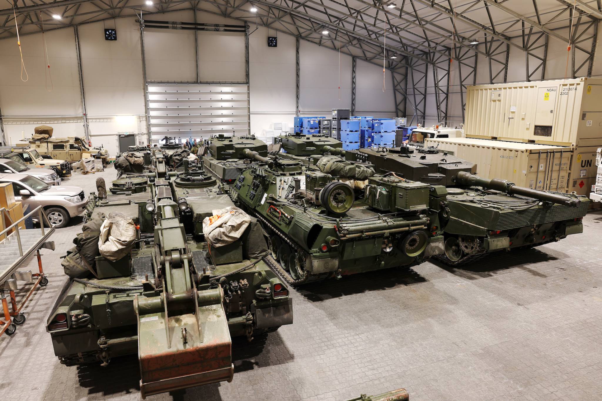 Leopard 2A4 tanks and support tanks donated to Ukraine from Norway
