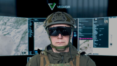 A soldier wearing the Vegvisir visor as part of the Virtual Command Station