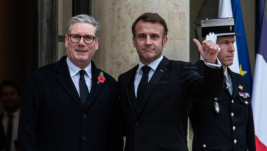 French President Emmanuel Macron receives British Prime Minister Keri Starmer at the Elysee Palace during celebrations marking the 106th anniversary of the 1918 Armistice in Paris, France, on November 11, 2024. (Photo by Andrea Savorani Neri/NurPhoto) (Photo by Andrea Savorani Neri / NurPhoto via AFP)