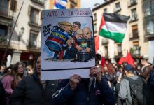 Internationalist organizations rally in front of the Ministry of Foreign Affairs in Madrid, Spain, to demand an end to the US blockade of Cuba.
